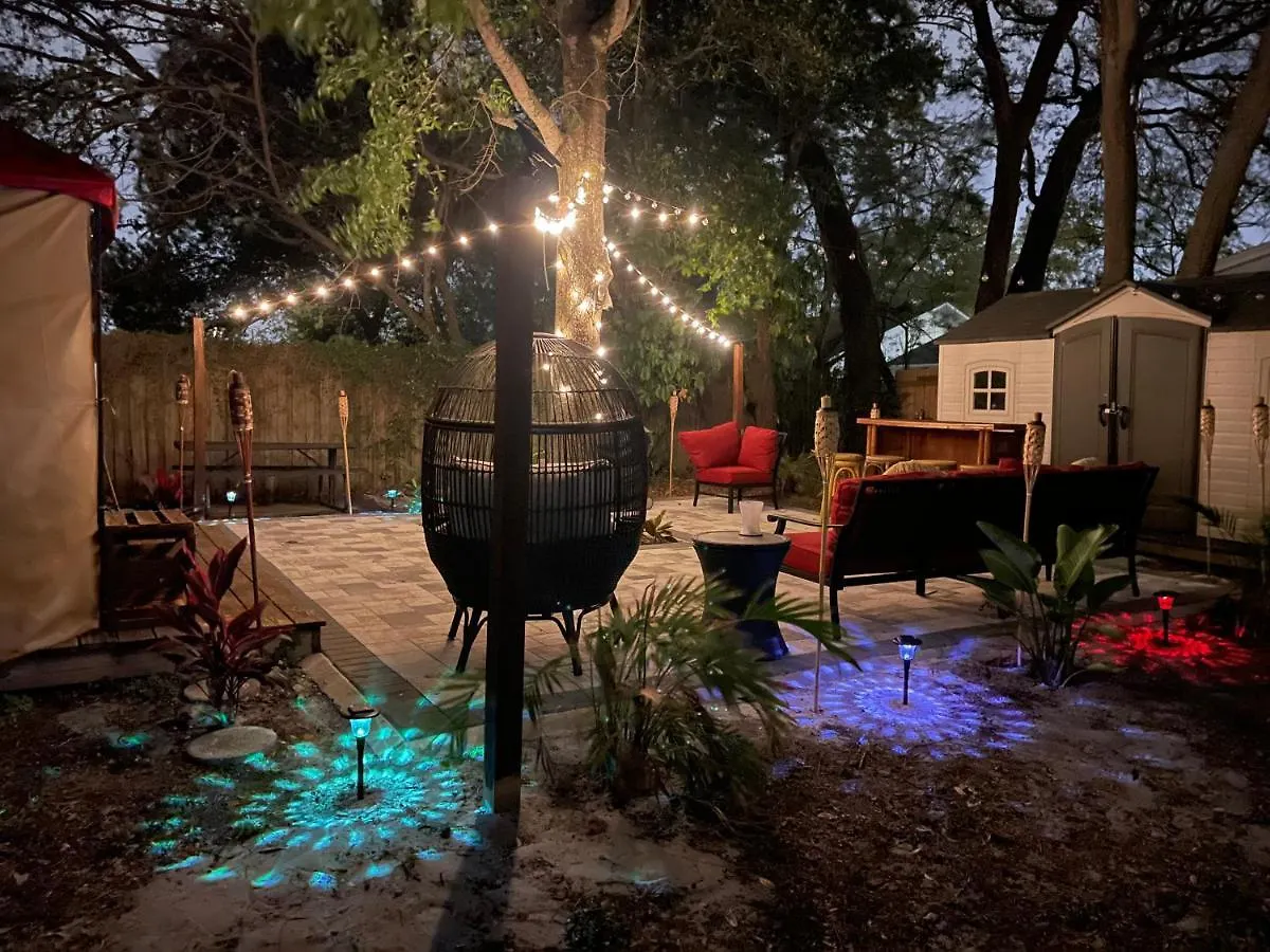 Tropical Casita In Tampa Near Airport And Raymond James Stadium